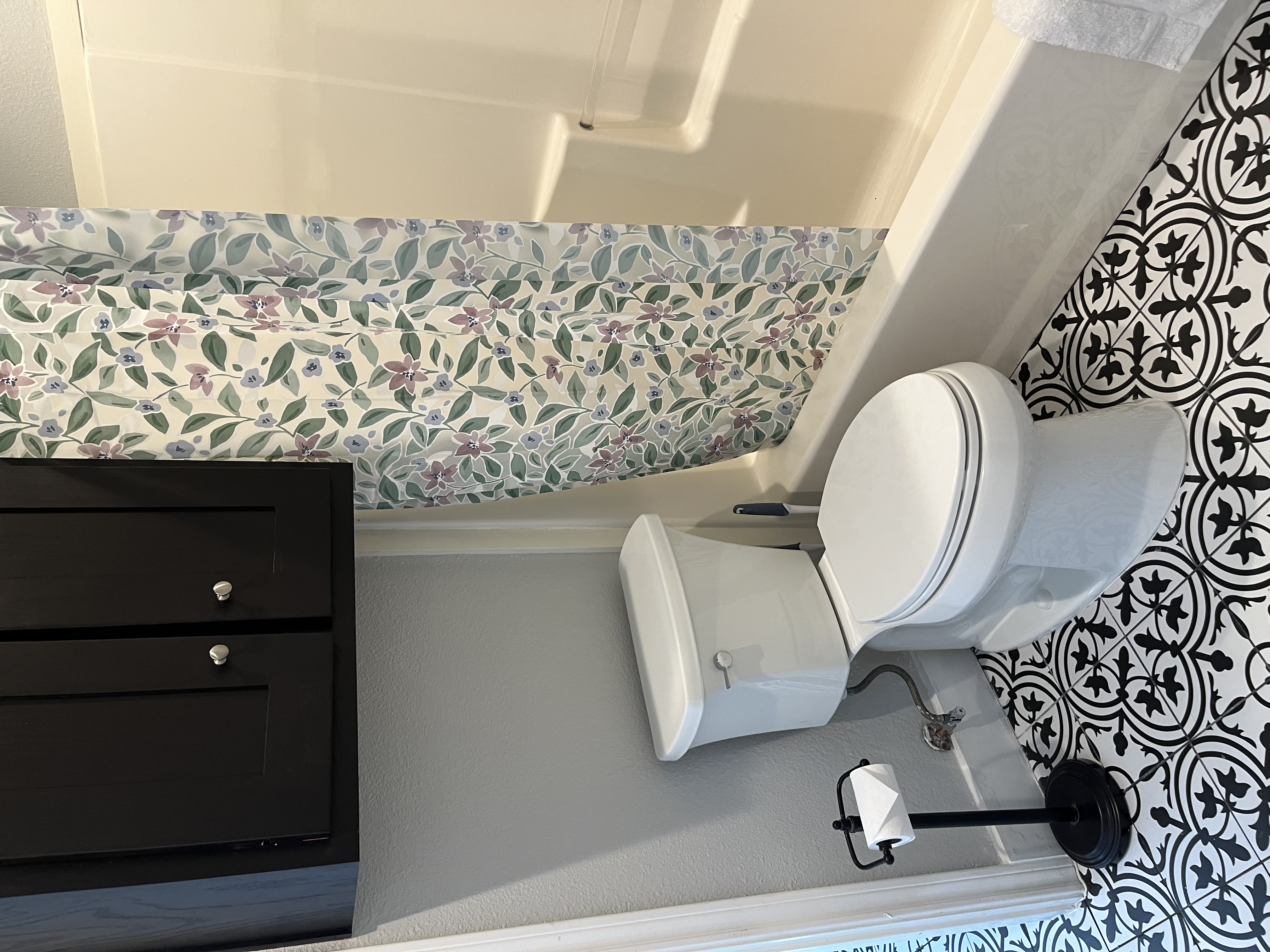 Upstairs Bathroom view 4